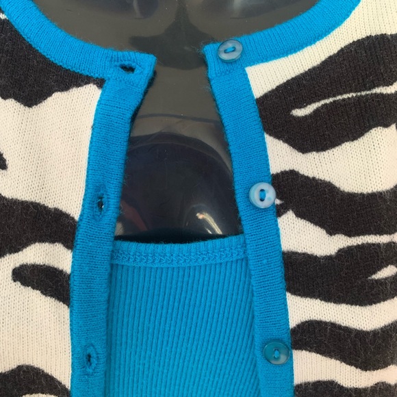 Animal print sweater w/ matching tank - Picture 4 of 9